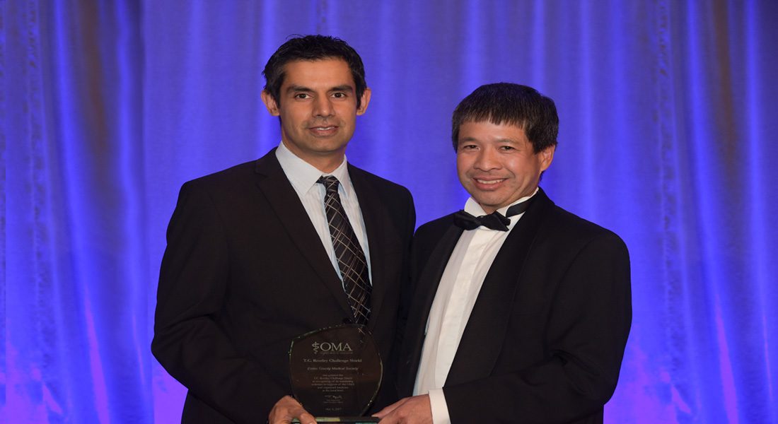 Dr Bagga accepting the prestigious Routley Challenge Award on behalf of the ECMS at the OMA Awards Gala in Toronto on May 6, 2017.